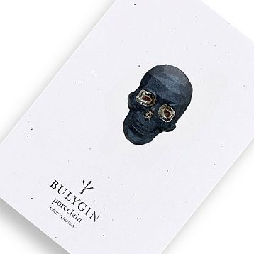 Брошь ручной работы Bulygin «Череп полигональный», фарфор, чёрно-серебристая, фото 1.