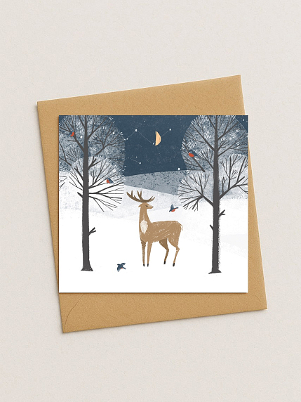 Квадратная зимняя сканди открытка «Олень в ночном лесу», фото 1.