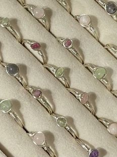 Кольцо с полудрагоценным камнем в ассортименте