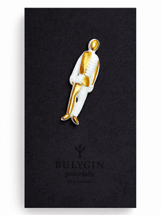 Брошь ручной работы Bulygin «Малевич», фарфор, бело-золотистая