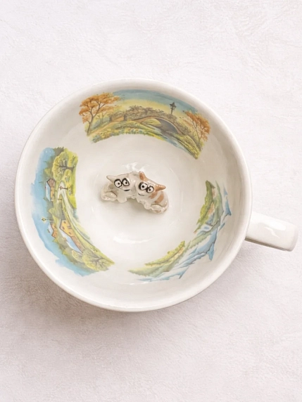 Чашка для чая ручной работы Мадам де Тюль с фигуркой внутри Котики с домиками, фарфор, 250 мл, фото 3.