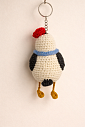 Вязаный брелок «Чайка» с голубым шарфиком, превью фото 2