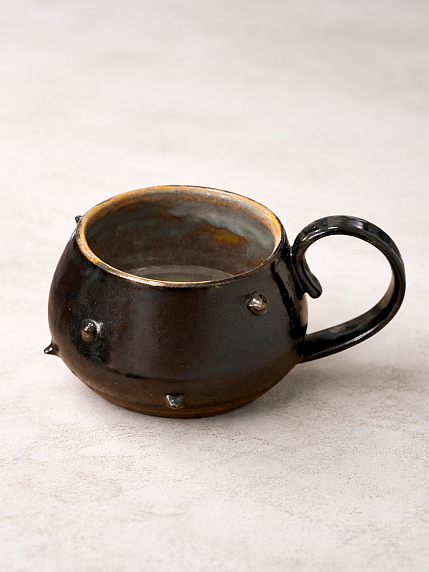 Кружка ручной работы гладкая с шипами, чёрная, керамика, 250 мл, фото 1.