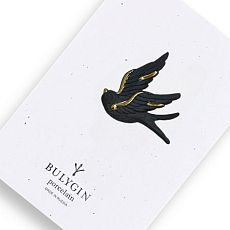 Брошь ручной работы Bulygin «Ласточка», фарфор, чёрно-золотистая