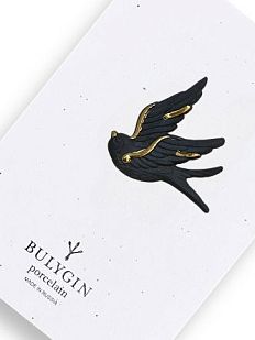 Брошь ручной работы Bulygin «Ласточка», фарфор, чёрно-золотистая