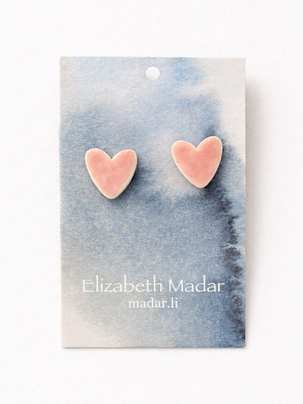 Серёжки-гвоздики Elizabeth Madar Сердечки, керамика, персиковые, фото 1.