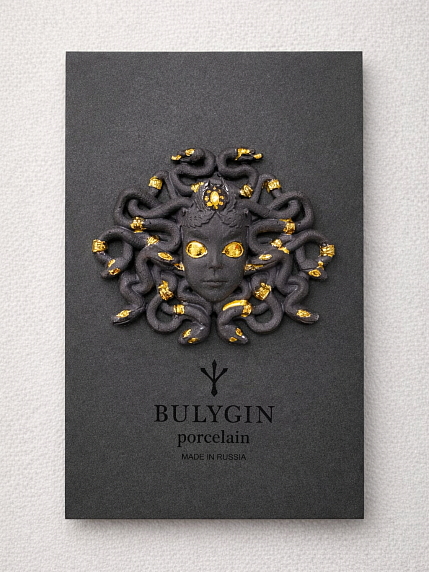 Брошь ручной работы Фарфор Булыгина «Медуза Горгона», черно-золотистая, фото 1.