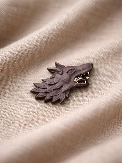 Брошь ручной работы Bulygin «Волк», фарфор, чёрно-серебристая, фото 3.