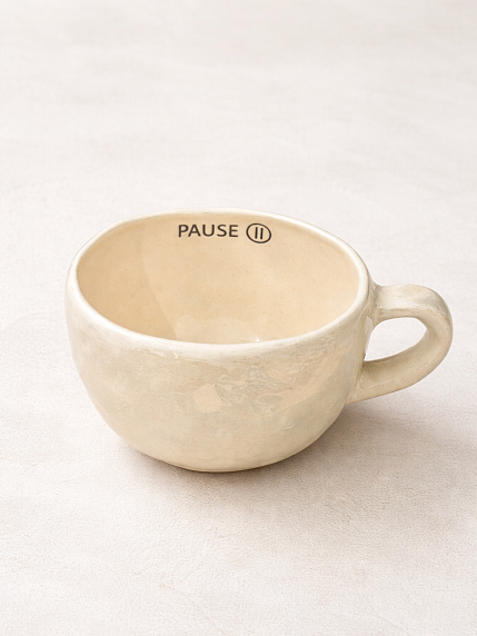 Кружка ручной работы «Pause», белая перламутровая, керамика, 350мл, фото 1.