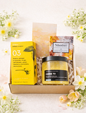 Подарочный набор на 8 марта с чаем, шипучкой для ванны и шоколадом