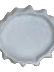 Тарелка ручной работы c волнистыми краями, белая, керамика, 20 см