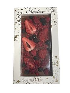 Молочный бельгийский шоколад с клубникой, малиной и черникой