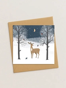 Квадратная зимняя сканди открытка «Олень в ночном лесу»