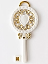 Игрушка новогодняя Фарфор Булыгина «Ключик», бело-золотистая, превью фото 3