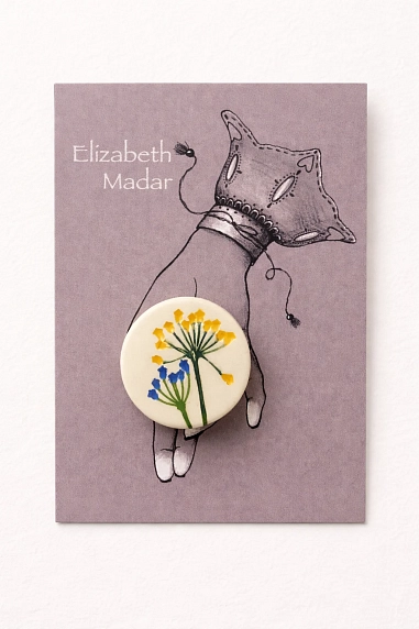 Брошь ручной работы Elizabeth Madar Оттиск трав, жёлто-голубая, керамика, фото 2.