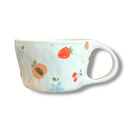Кружка ручной работы «Клубника, персики и цветы», керамика, 300 мл, фото 1.