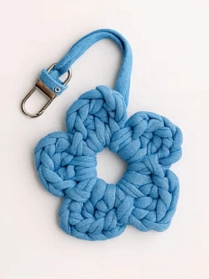 Вязаный обвес брелок «Цветок», голубой, 6 см