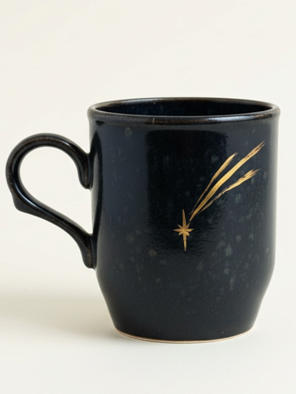 Кружка ручной работы Мастерская Виктории Нор «Звездопад», черная, керамика, 200 мл, фото 1.