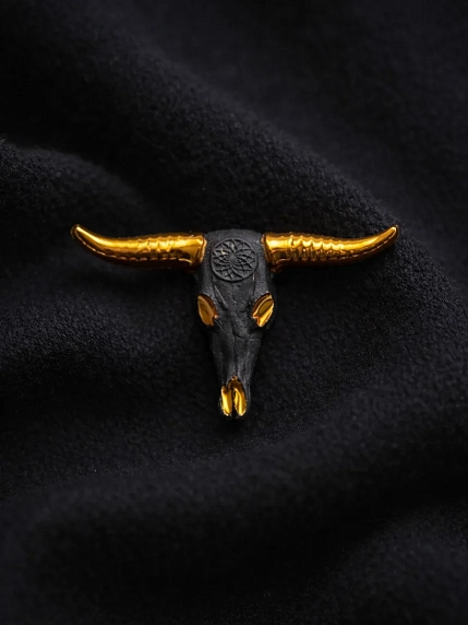 Брошь ручной работы Фарфор Булыгина «Бык», чёрно-золотистая, фото 2.