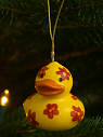 Ёлочная игрушка Утёнок с красными цветочками, 4 см, превью фото 3
