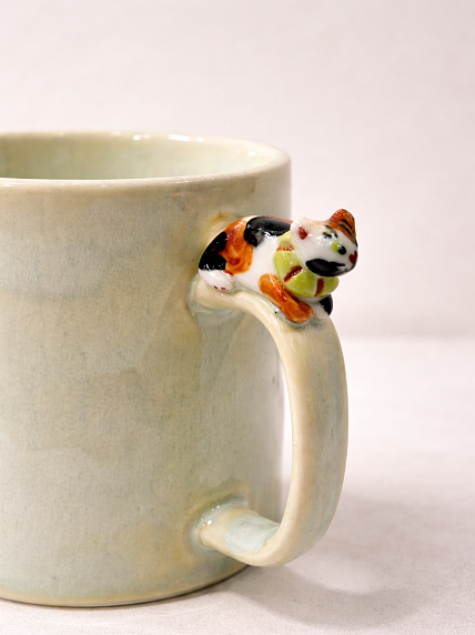 Кружка ручной работы цилиндр с фигуркой на ручке «Котик», светло-зеленая, 380 мл, фото 4.