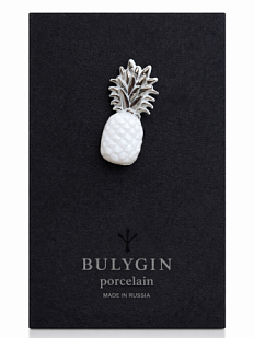 Брошь ручной работы Bulygin «Ананас», бело-серебристая, фарфор