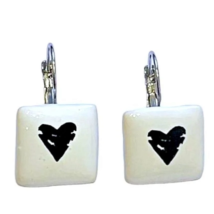 Квадратные серьги с чёрным сердцем, фаянсовая глина, фото 1.