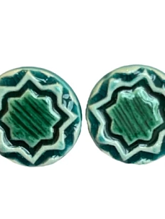 Серёжки-гвоздики КерамЕлКа круглые с узором, керамика, зелёные