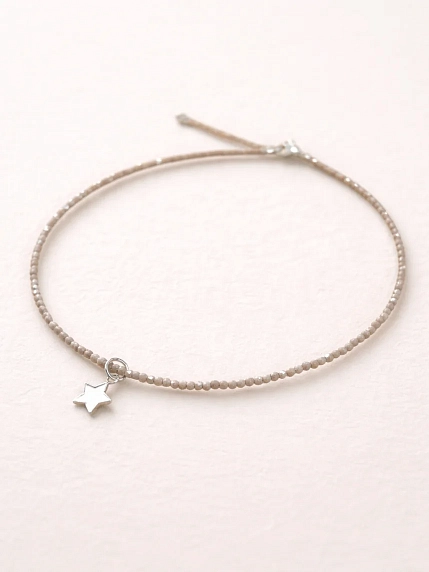 Чокер Мигетт «Звёздочка» из мелкой бежевой шпинели с подвеской, фото 3.