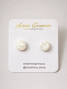 Серёжки-гвоздики Анна Герман «Круги», фарфор, белые перламутровые