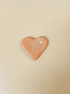 Блюдце ручной работы Августа в виде сердечка, оранжевое, керамика, 6 см