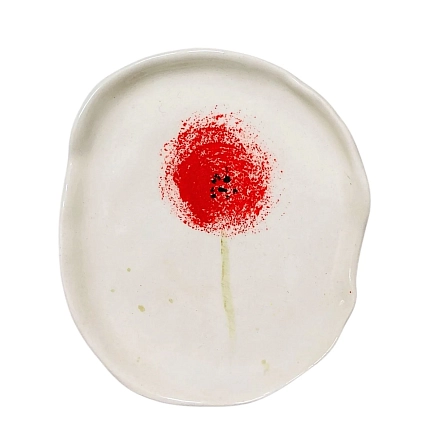Блюдце ручной работы Катя Вебер с красным цветком, керамика, 11 см, фото 1.