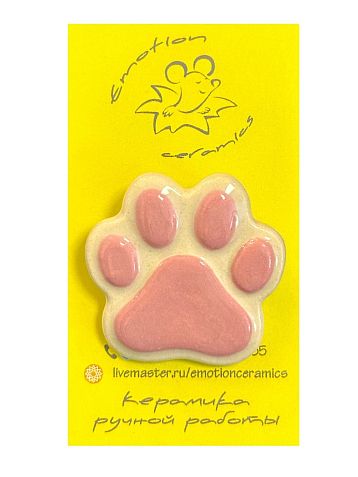 Брошь ручной работы «Кошачья лапка», керамика, бело-розовая, фото 1.