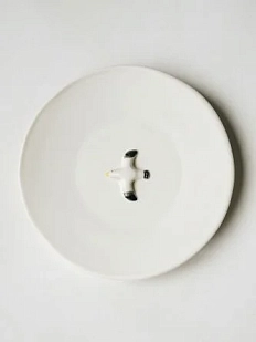 Тарелка ручной работы Мария Гордеева с фигуркой Чайка, полуфарфор, 18 см