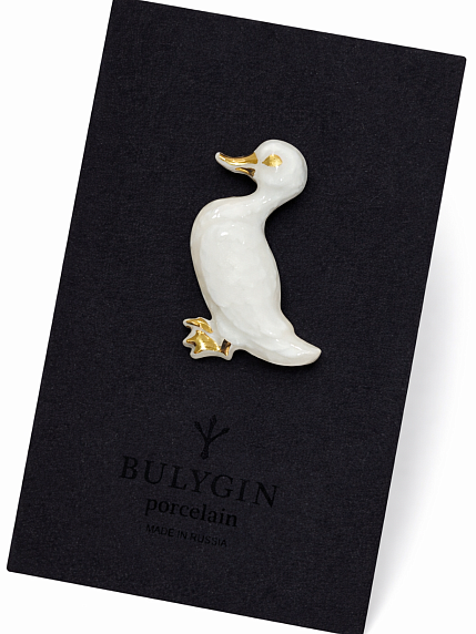Брошь ручной работы Bulygin «Уточка», фарфор, бело-золотистая, фото 1.