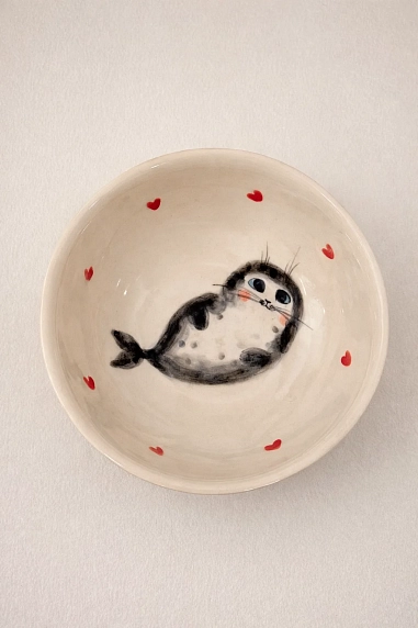 Тарелка глубокая ручной работы Ким керамика Тюлень, белая, фарфор, 12 см, фото 1.