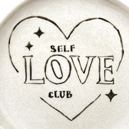 Тарелка ручной работы «Self-love club», керамика, 14 см, фото 2.