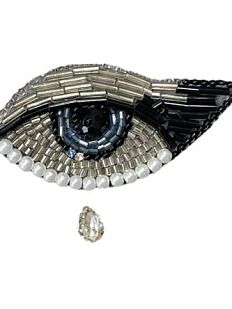 Брошь ручной работы «Eye» со слезой, бисер