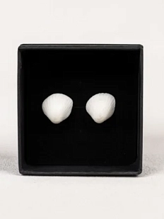 Сережки-гвоздики «Круглые ракушки», белые, фарфор