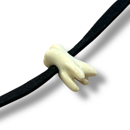 Чокер ручной работы Боттери керамика на кожаном ремешке «Зуб», керамика, фото 1.