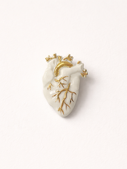 Брошь ручной работы Bulygin «Сердце», фарфор, бело-золотистая, фото 3.