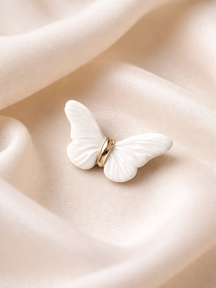 Брошь ручной работы Bulygin «Бабочка», фарфор, бело-золотистая, фото 3.
