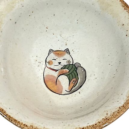 Блюдце ручной работы «Котик с клубком», коричневое, керамика, 12 см, фото 2.