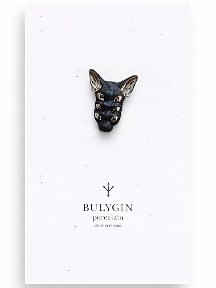 Брошь ручной работы Фарфор Булыгина «Кошка 6 глаз», чёрно-серебристая, фото 1.