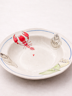 Тарелка-шляпа ручной работы НАДО ЖЕ с росписью «Лобстер, устрицы и лимон», белая, керамика, 24 см