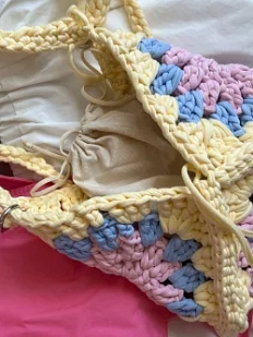 Сумка вязаная ручной работы, жёлто-розово-голубая