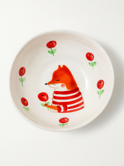 Пиала ручной работы с росписью внутри Лисёнок с красными цветами, белая, фарфор, 10 см, фото 1.