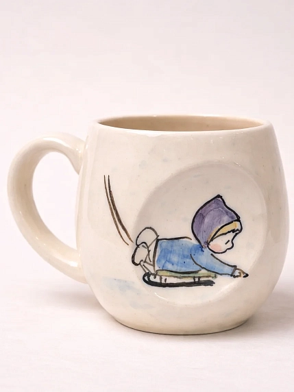 Кружка ручной работы НАДО ЖЕ с росписью «Девочка на санках», белая, керамика, 250 мл, фото 3.