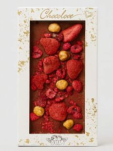 Молочный бельгийский шоколад с клубникой, малиной и фундуком