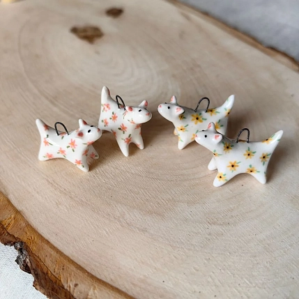 Подвеска ручной работы Боттери керамика «‎Котик»‎ роспись в красный цветочек, керамика, фото 4.